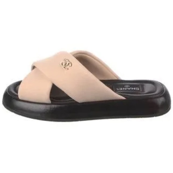 Chanel interlocking CC slides. NWT - Picture 4 of 4